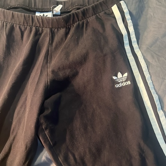 Adidas leggings size Medium - Picture 2 of 4